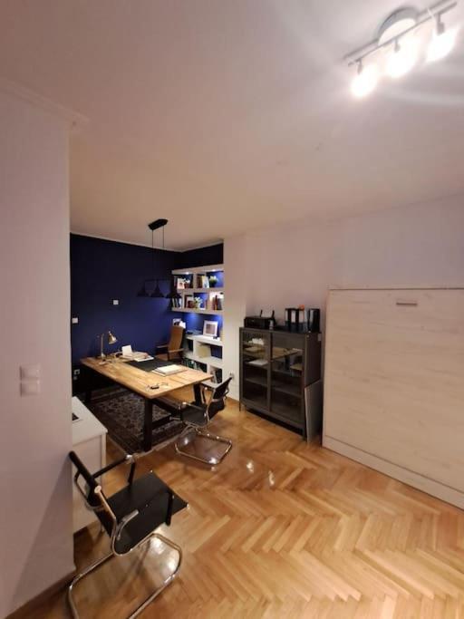 Chic Comfort: Where Cozy Meets Professional Aten Exteriör bild